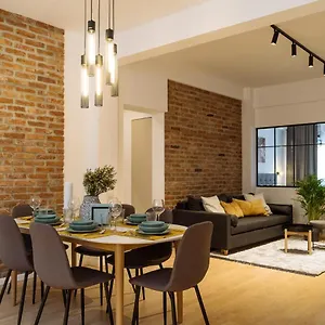  דירה Bright 3br Flat - Location - View Balcony רומניה