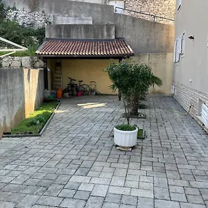 ellenőrizze a rendelkezésre állást